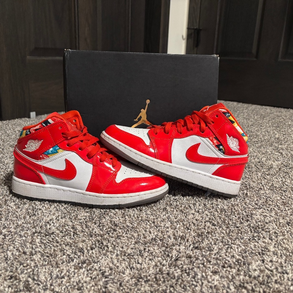 Air Jordan 1 mid SE